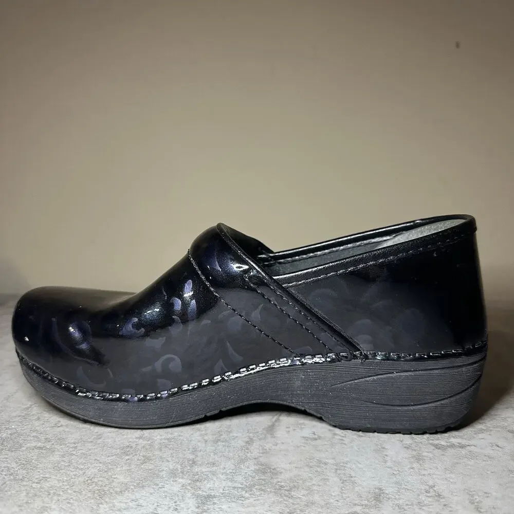 Dansko | XP 2.0 Floral Patent Leather Performance Clogs Size US 8.5